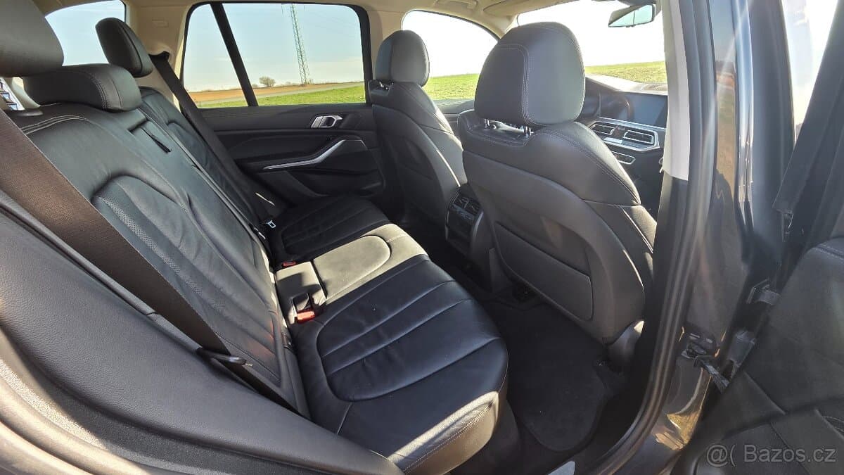 2019 BMW X5 - 10