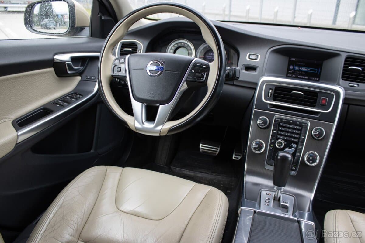 2011 Volvo S60 - 10