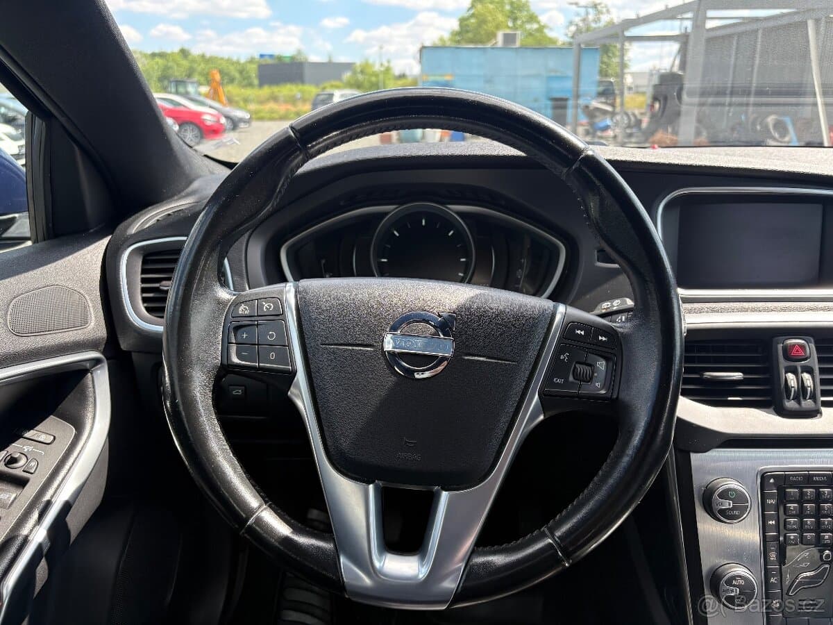 2016 Volvo V40 - 10