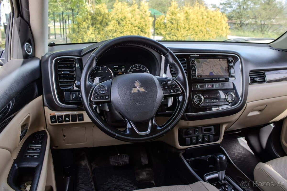 2018 Mitsubishi OUTLANDER - 10