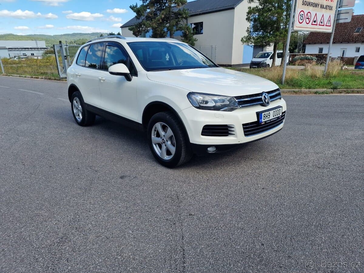 2011 Volkswagen TOUAREG - 10