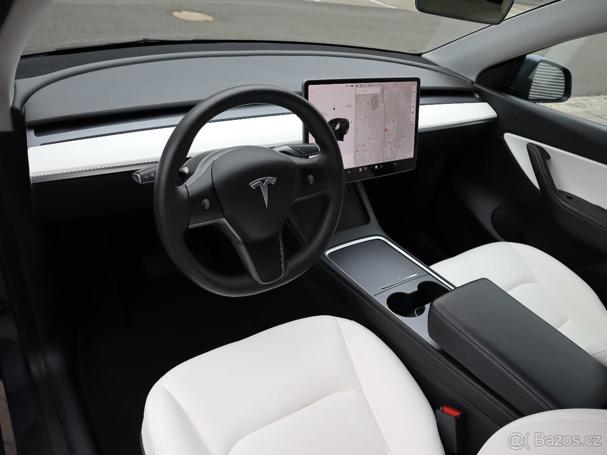 2022 Tesla MODEL Y - 10