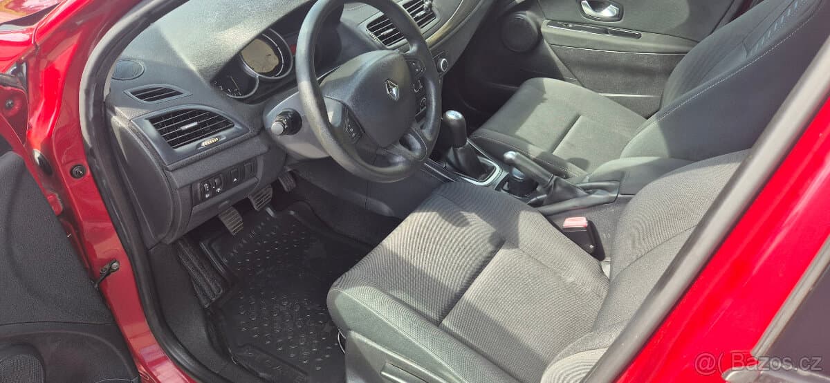 2011 Renault MEGANE - 10
