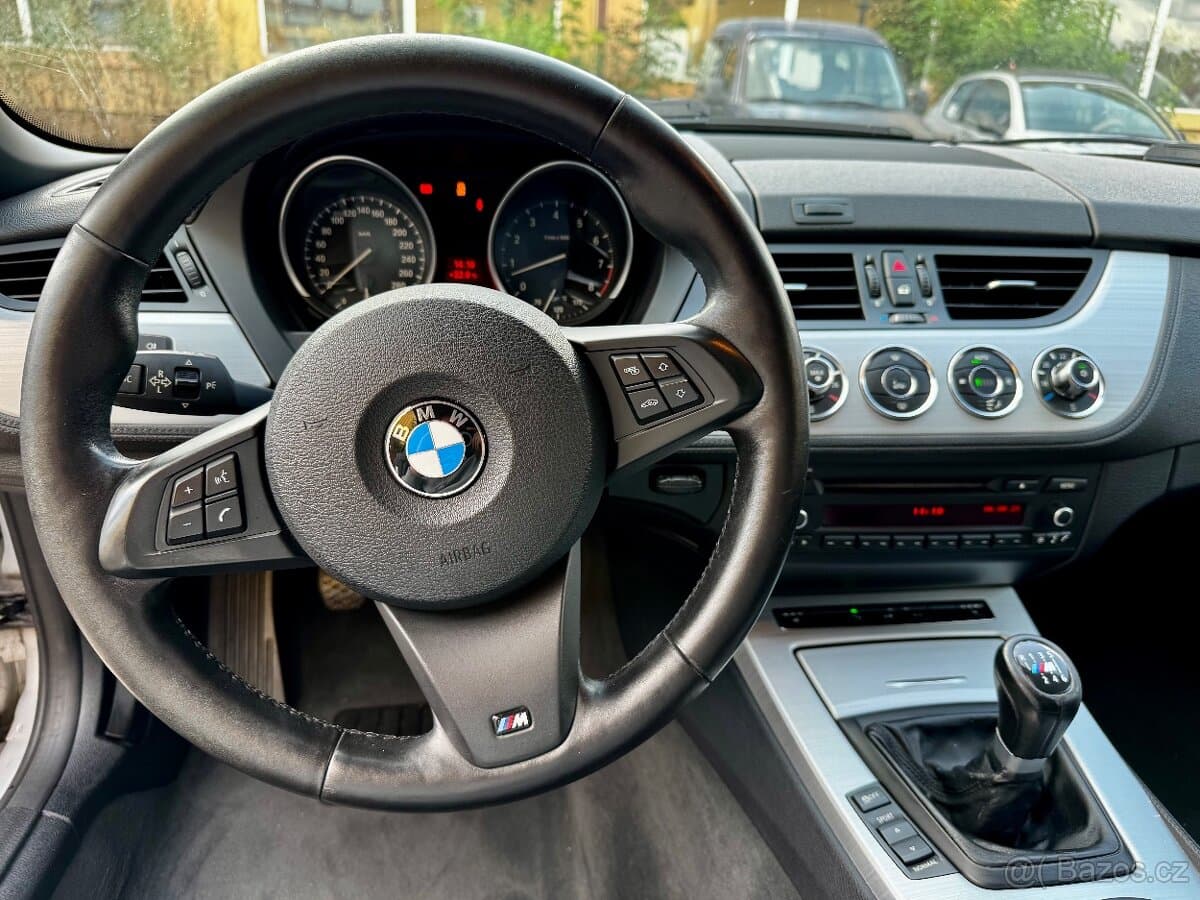 2010 BMW Z4 - 10