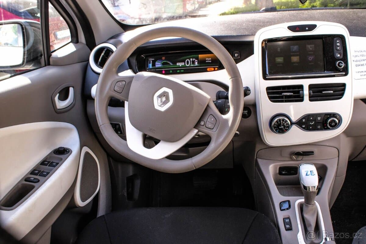2017 Renault ZOE - 10