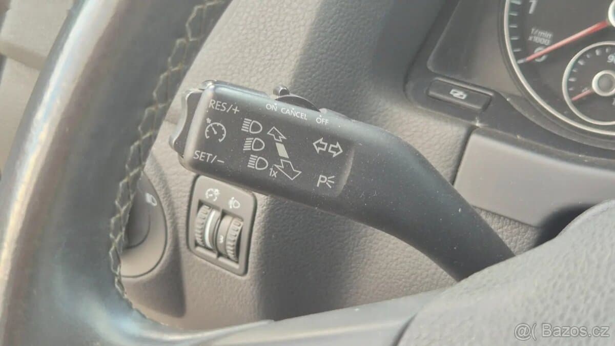 2010 Volkswagen GOLF - 10