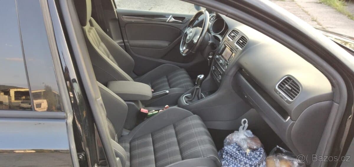 2012 Volkswagen GOLF - 10