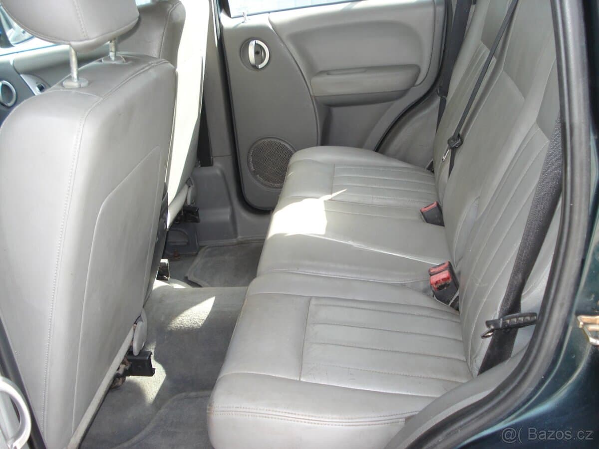 2005 Jeep CHEROKEE - 10