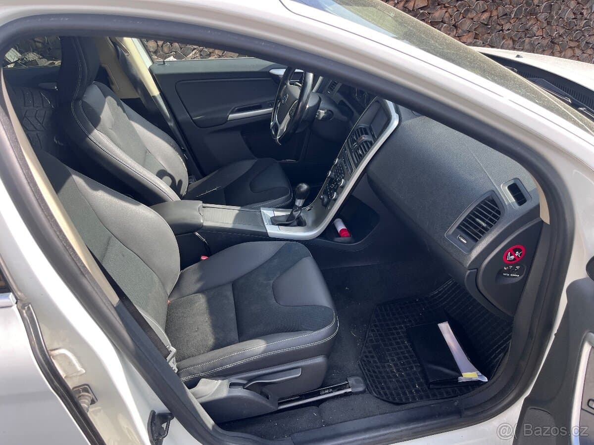 2010 Volvo XC60 - 11
