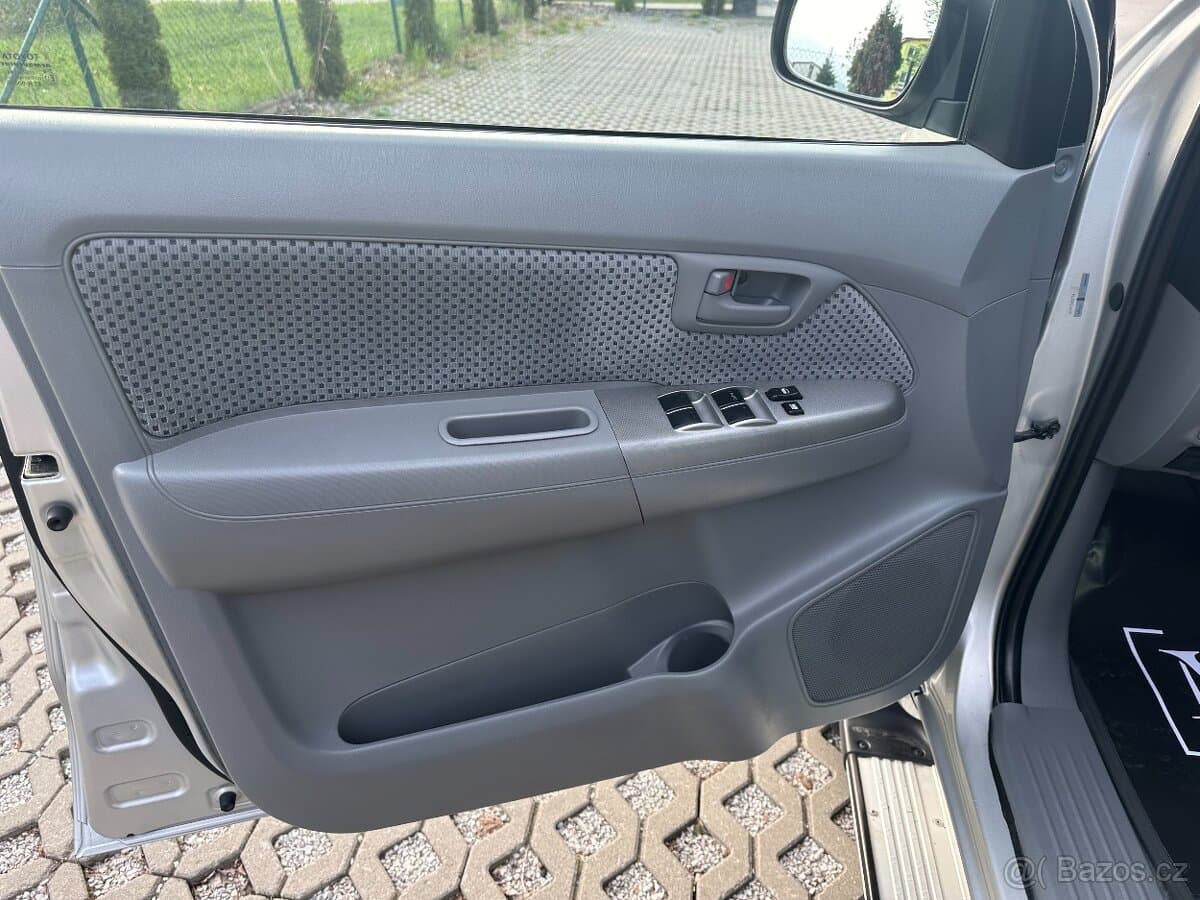 2007 Toyota HILUX - 11
