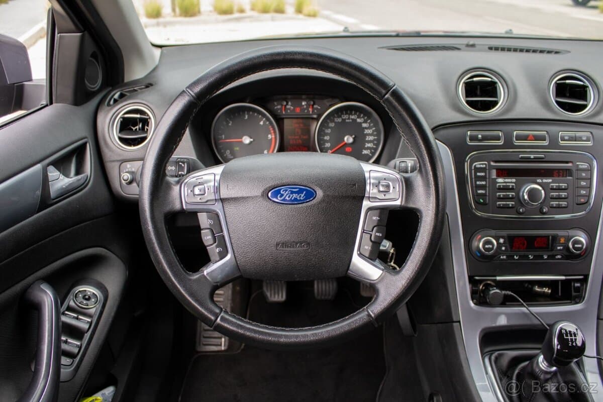 2012 Ford MONDEO - 11