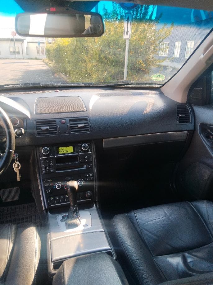 2011 Volvo XC90 - 11