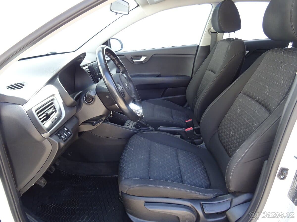 2019 Kia RIO - 11