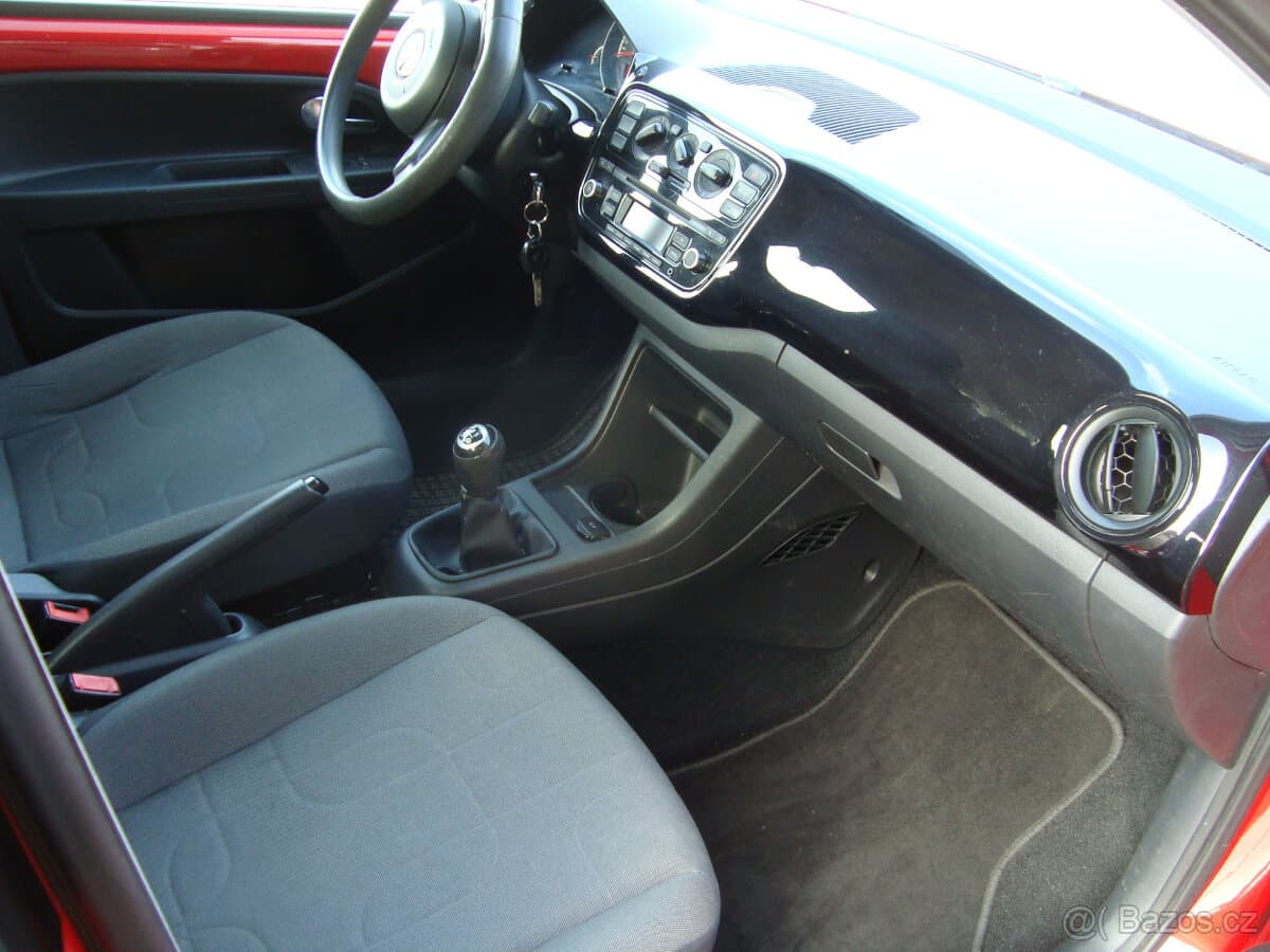 2014 Volkswagen UP! - 11
