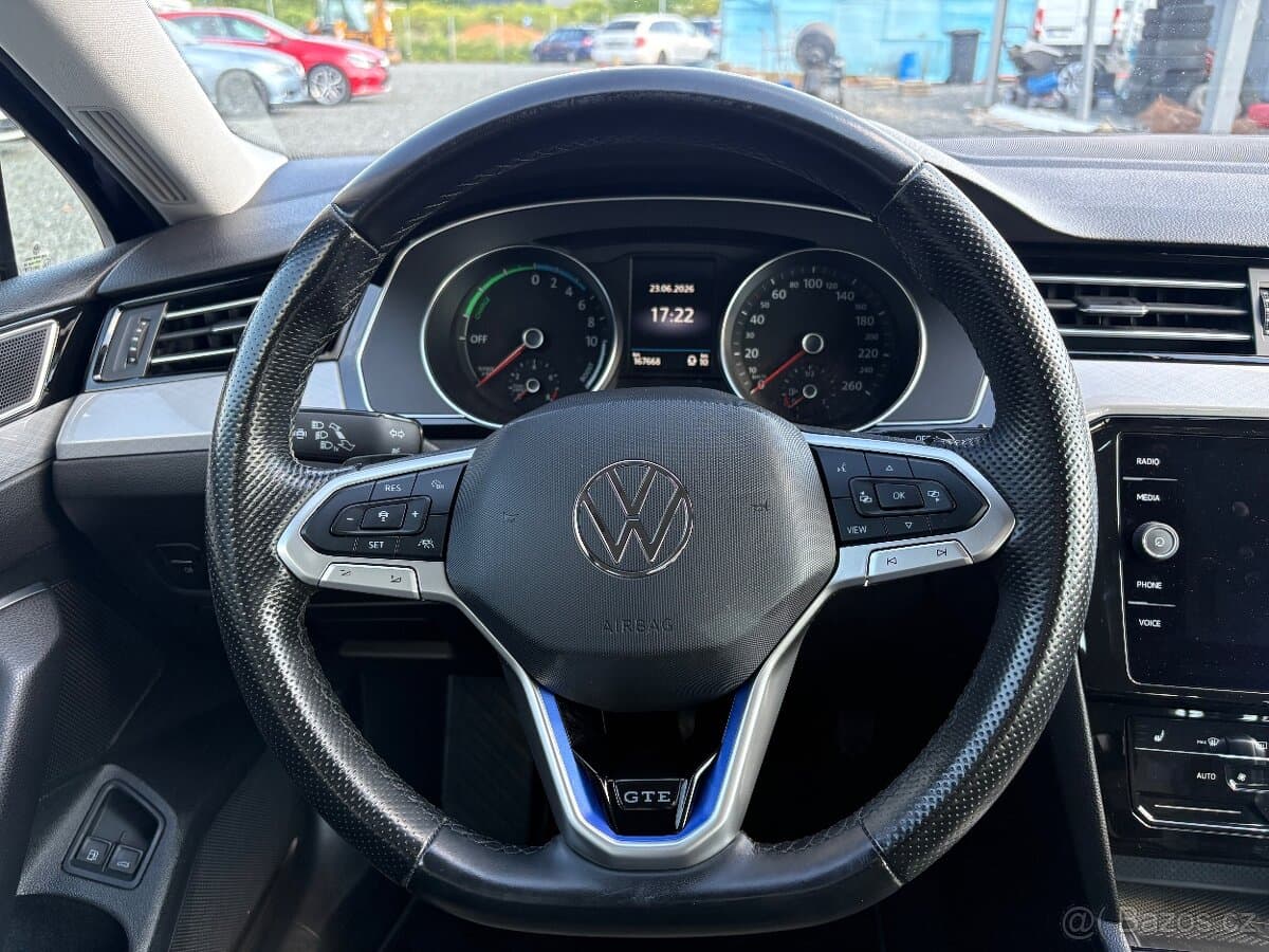 2022 Volkswagen PASSAT - 11