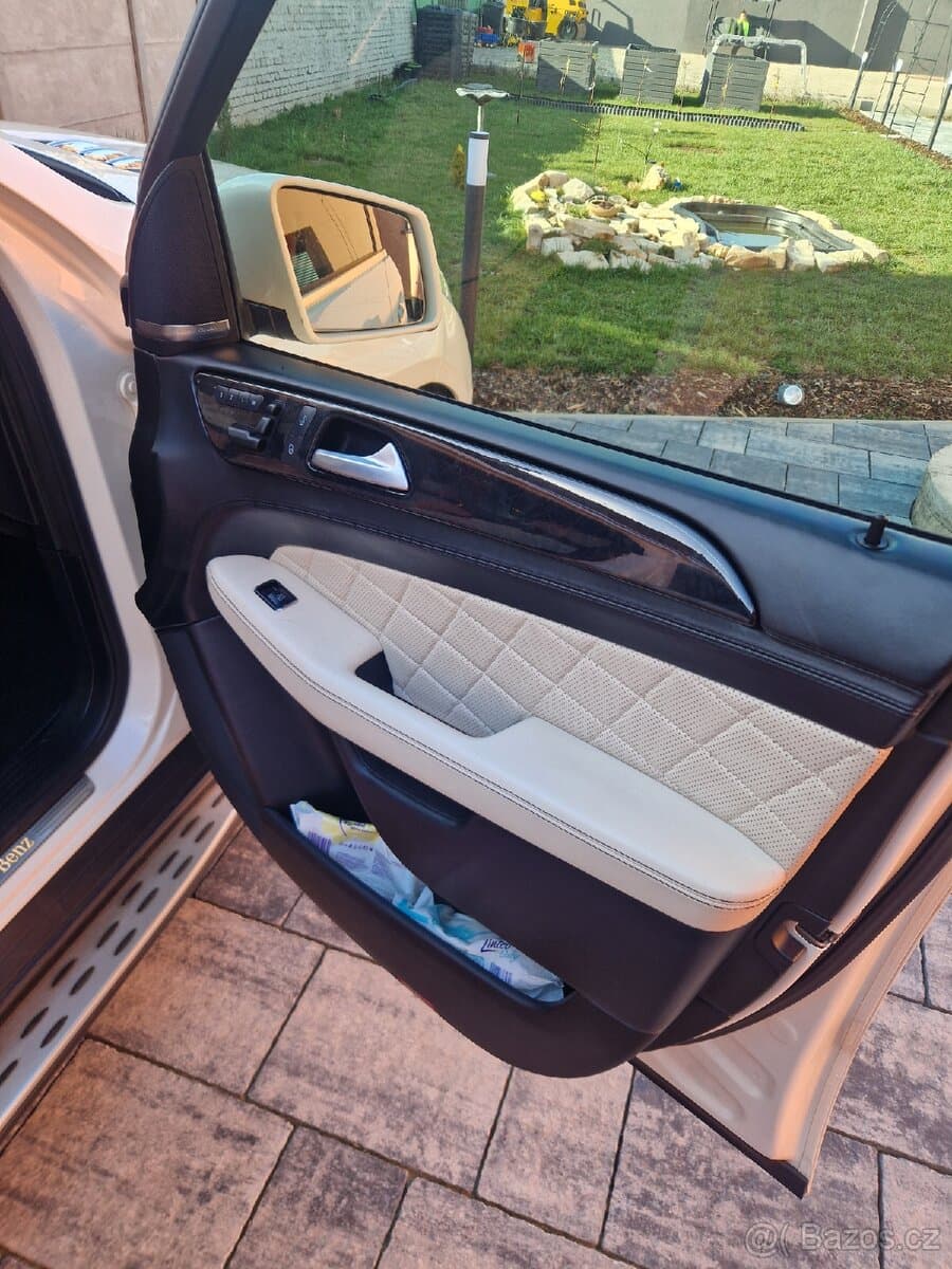 2012 Mercedes-Benz M-CLASS - 11