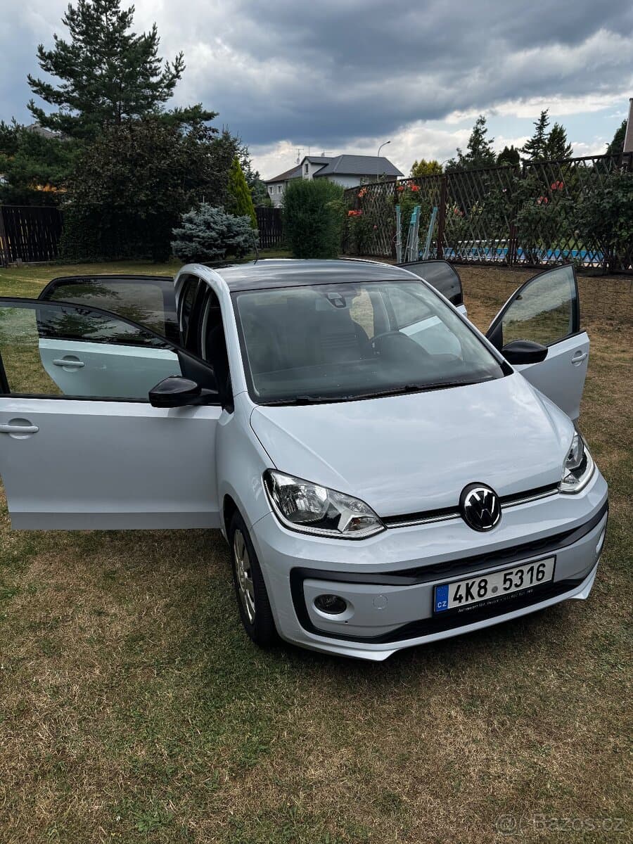 2017 Volkswagen UP! - 11