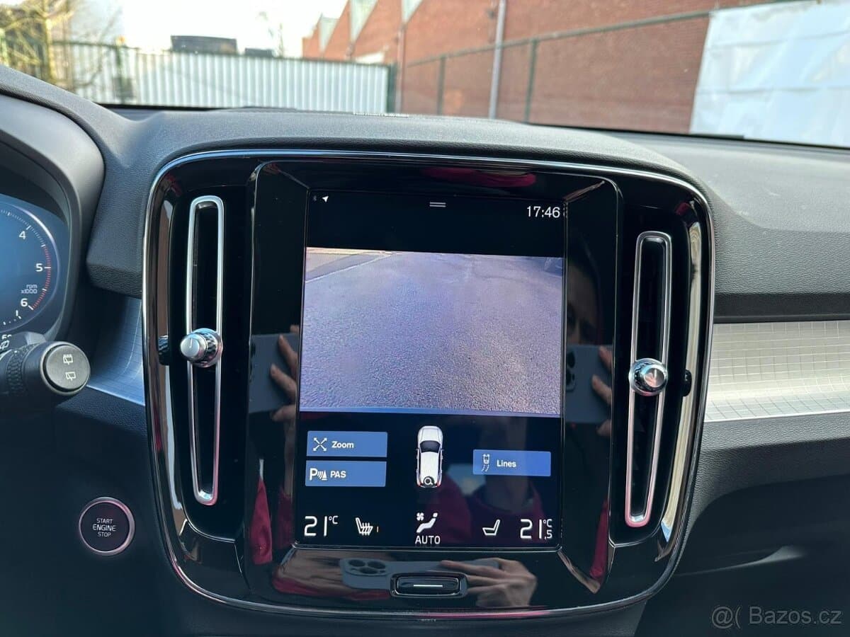 2019 Volvo XC40 - 11