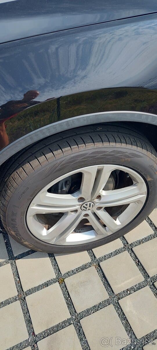 2012 Volkswagen TOUAREG - 11