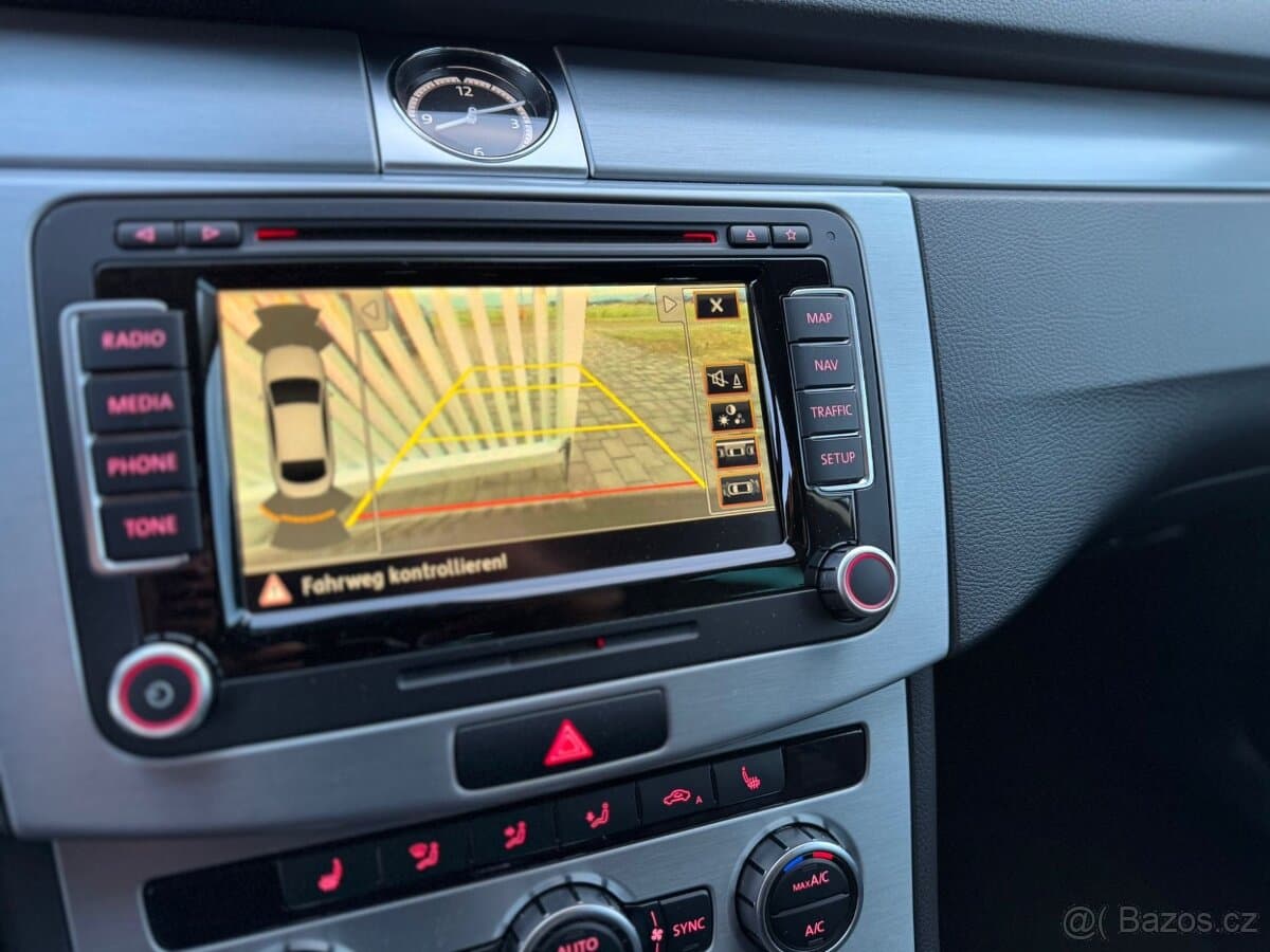 2014 Volkswagen PASSAT CC - 11