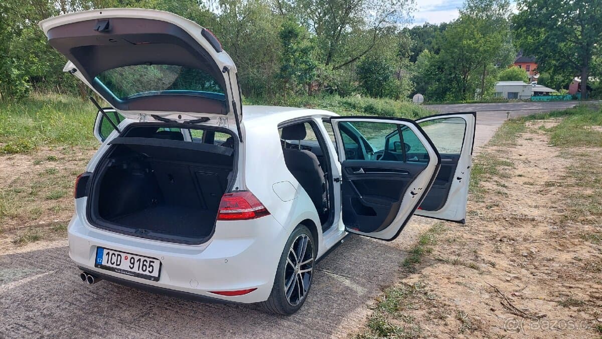 2015 Volkswagen GOLF - 11