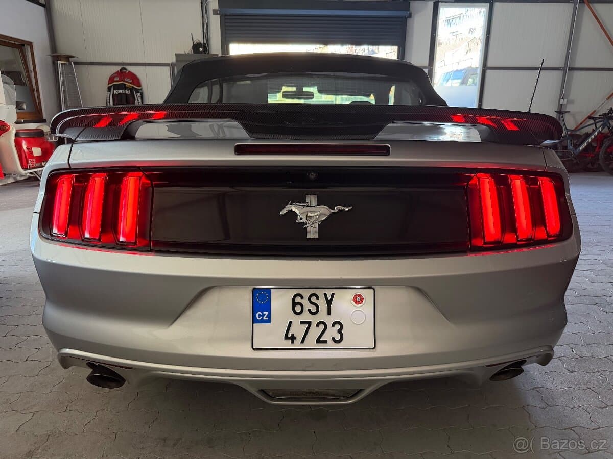2016 Ford MUSTANG - 11