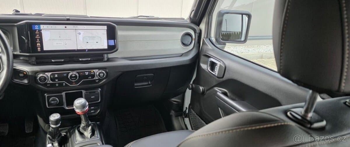 2024 Jeep WRANGLER - 11