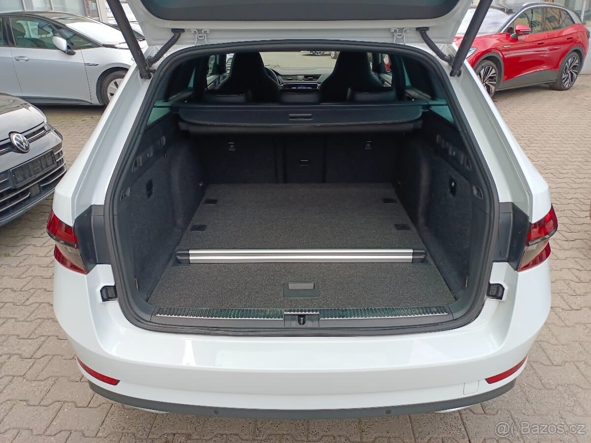 2022 Škoda SUPERB - 11