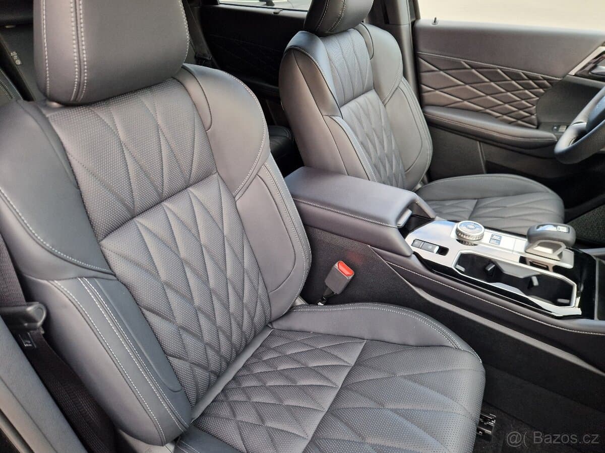 2026 Mitsubishi OUTLANDER - 11