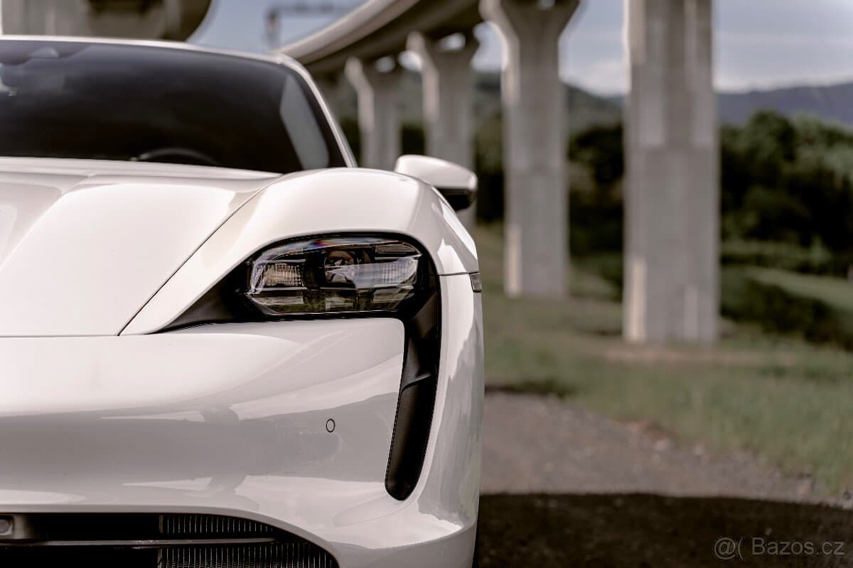 2023 Porsche TAYCAN - 11
