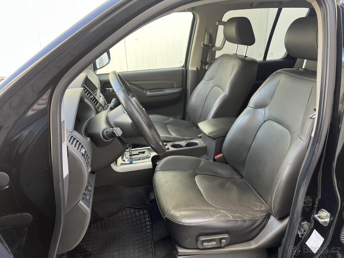 2015 Nissan PATHFINDER - 11