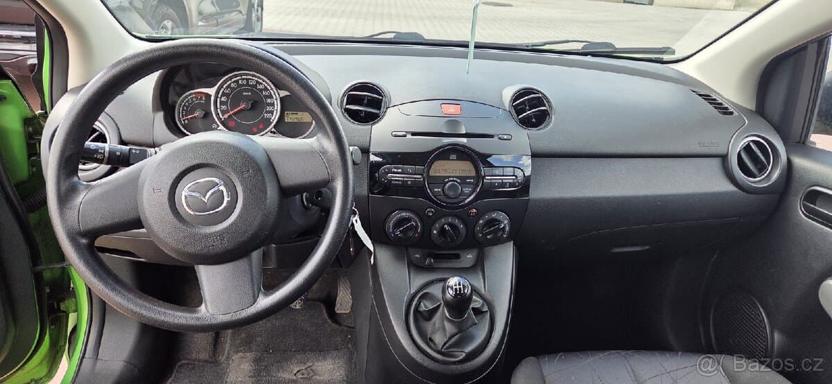 2011 Mazda 2 - 11