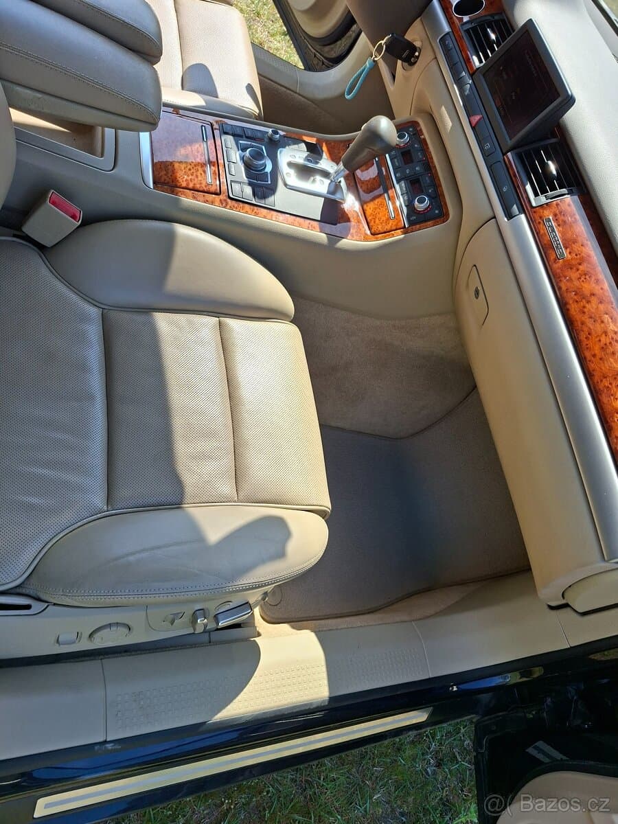 2007 Audi A8 - 11