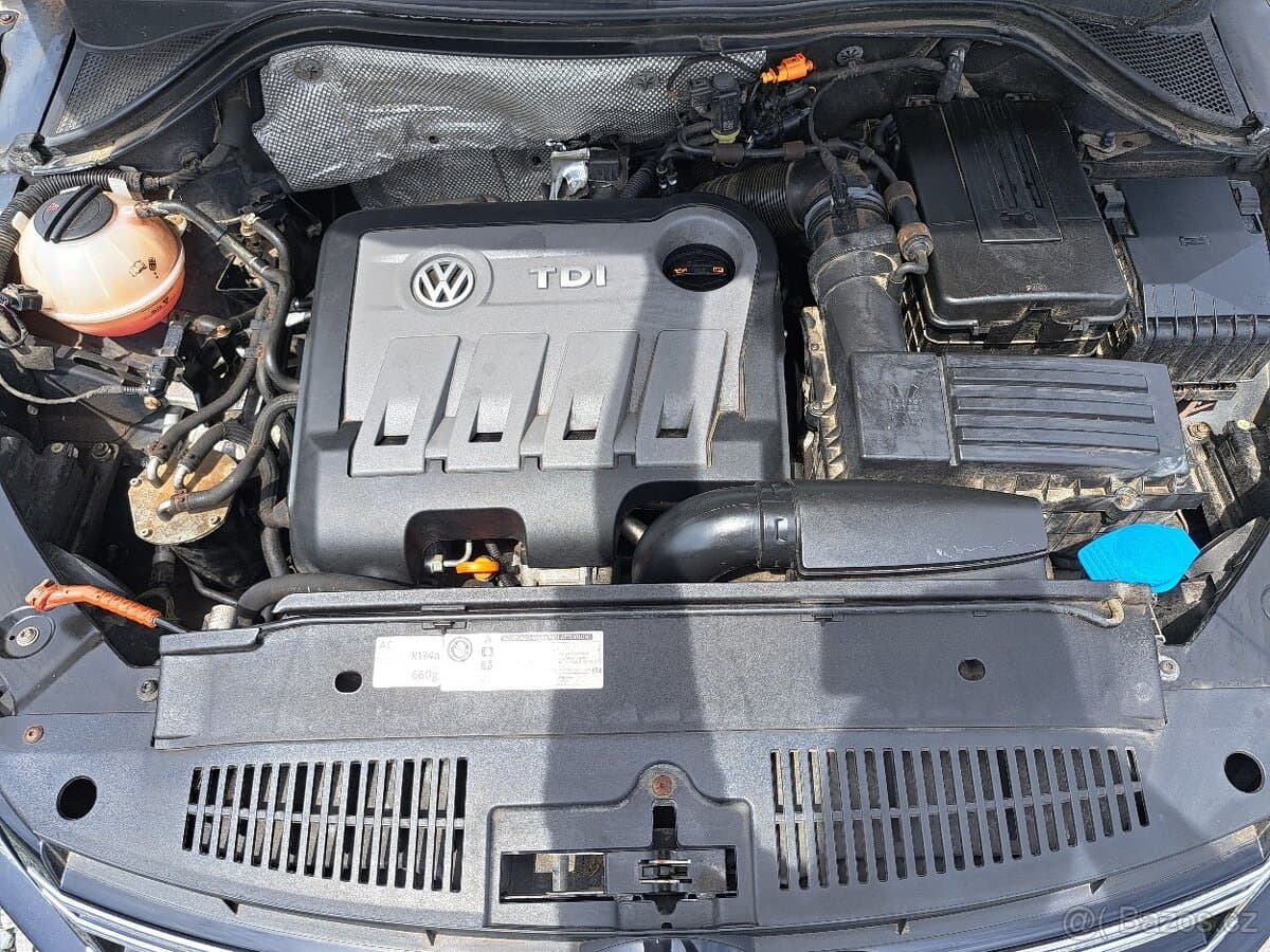 2012 Volkswagen TIGUAN - 11