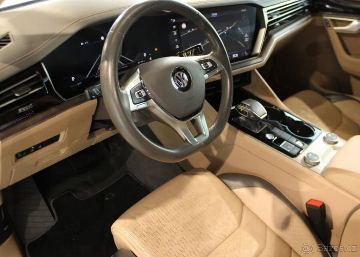 2019 Volkswagen TOUAREG - 11