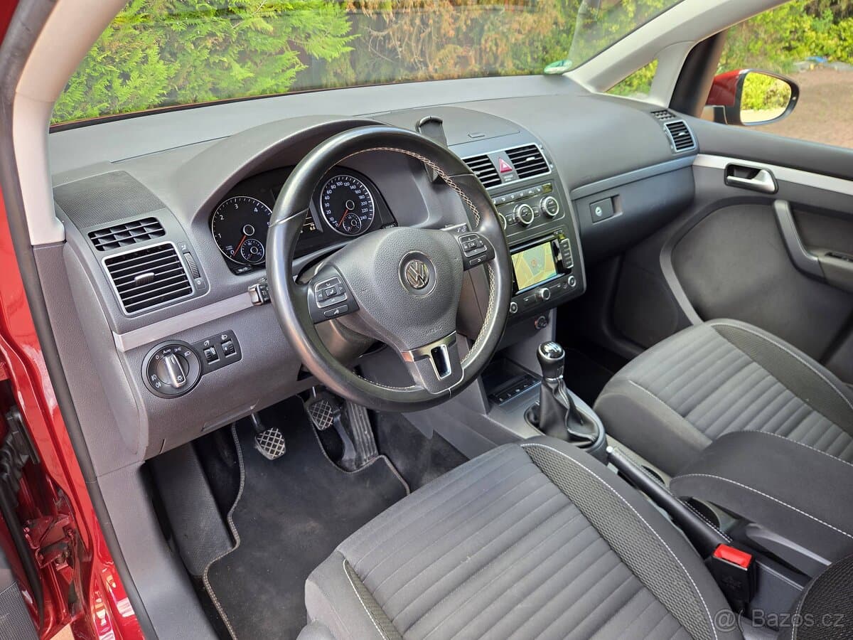 2015 Volkswagen TOURAN - 11