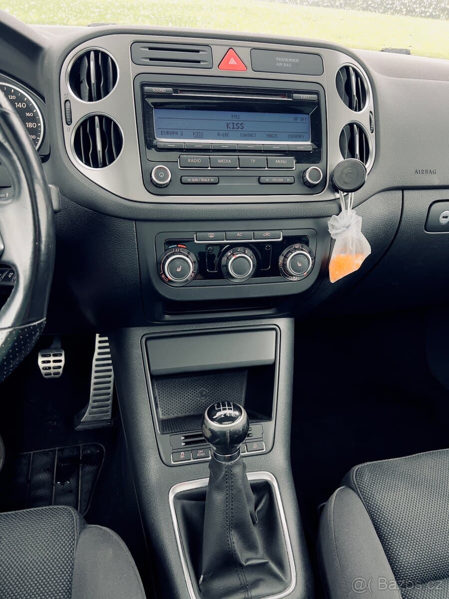 2010 Volkswagen TIGUAN - 11
