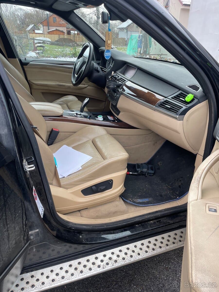 2009 BMW X5 - 11