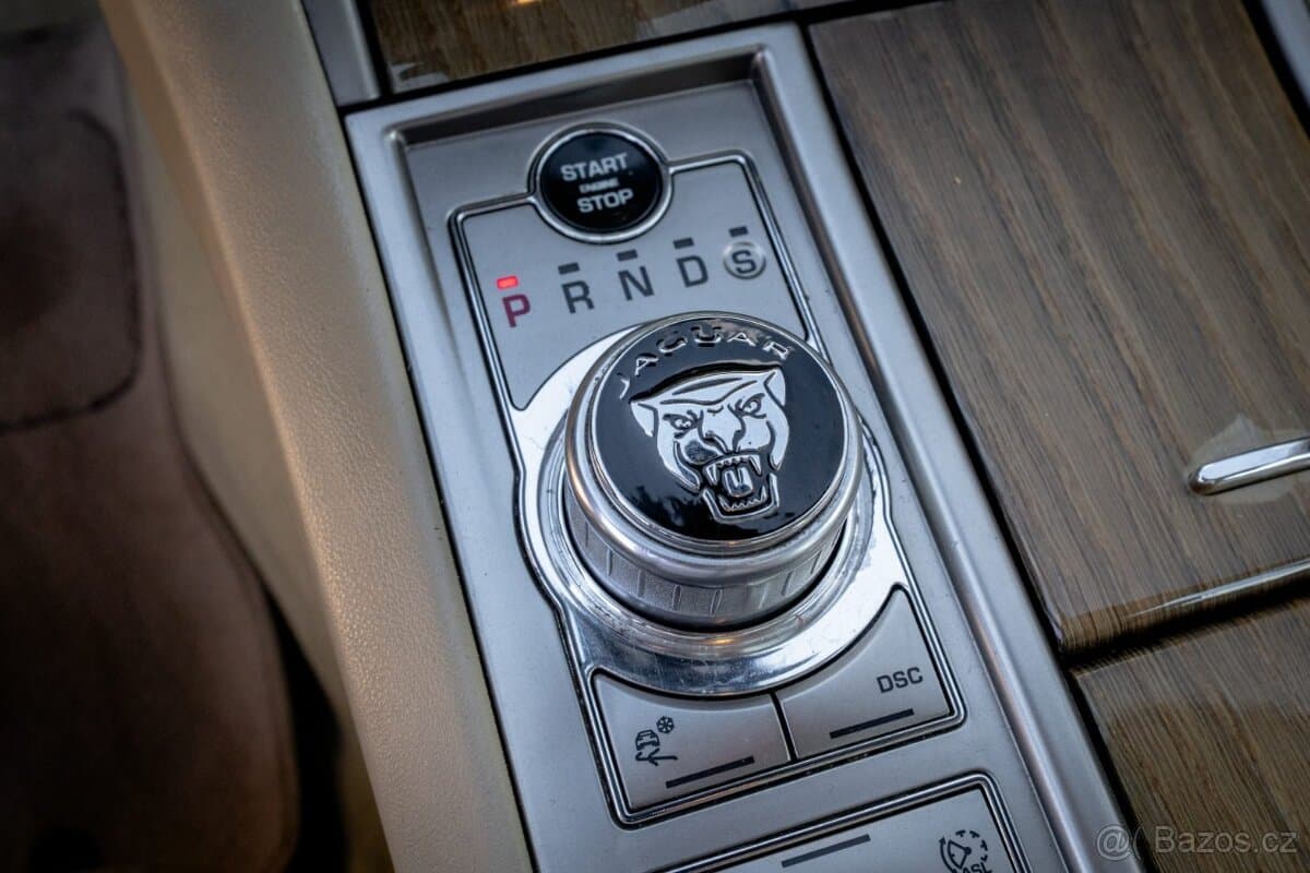 2008 Jaguar XF - 11