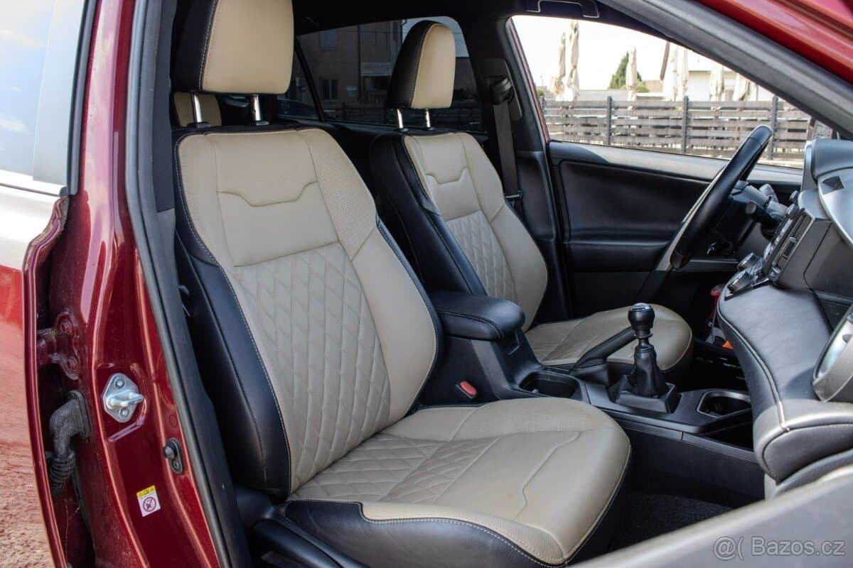 2018 Toyota RAV4 - 11