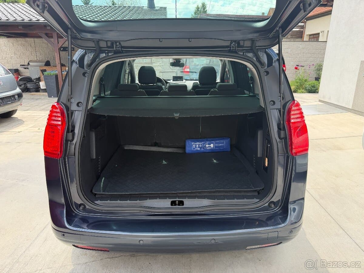 2013 Peugeot 5008 - 11
