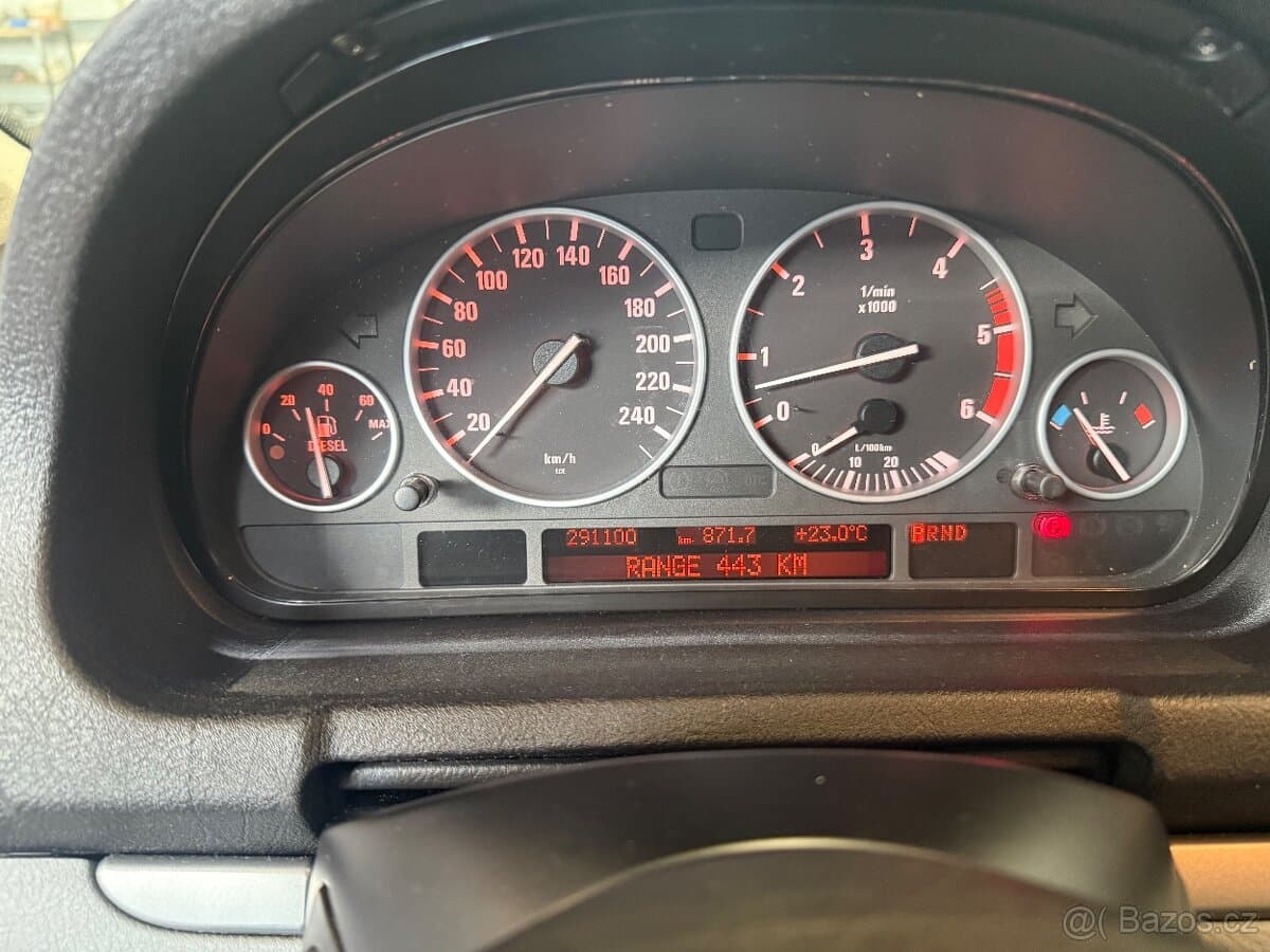 2004 BMW X5 - 11