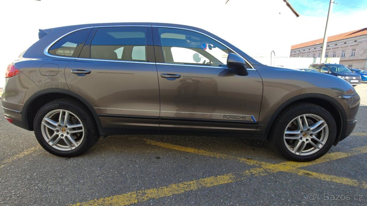 2013 Porsche CAYENNE - 11