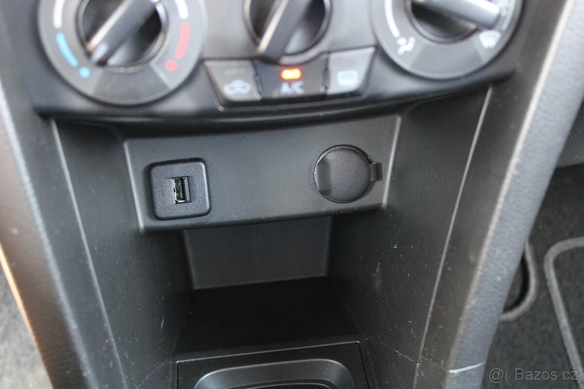 2015 Suzuki SWIFT - 11