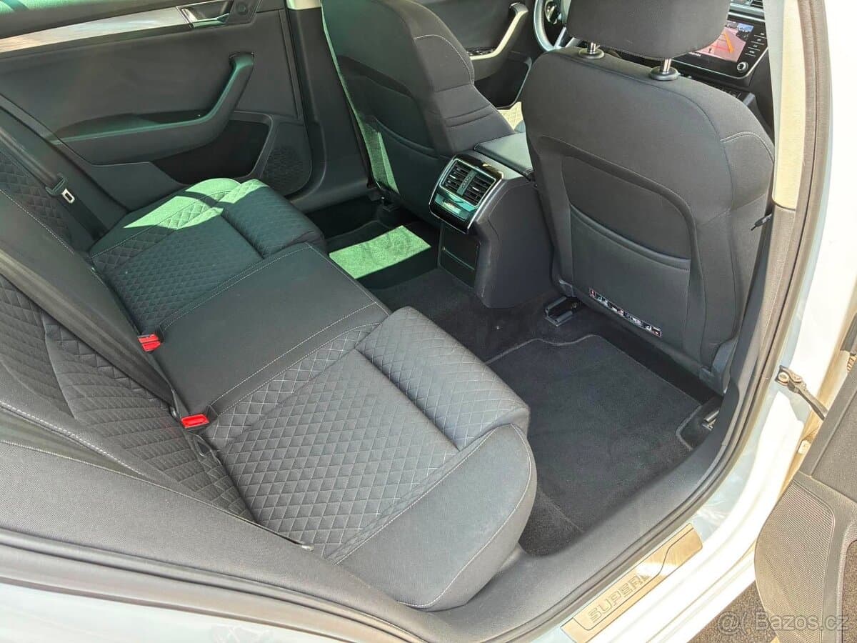2020 Škoda SUPERB - 11