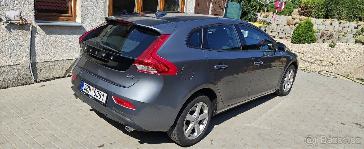 2018 Volvo V40 - 11