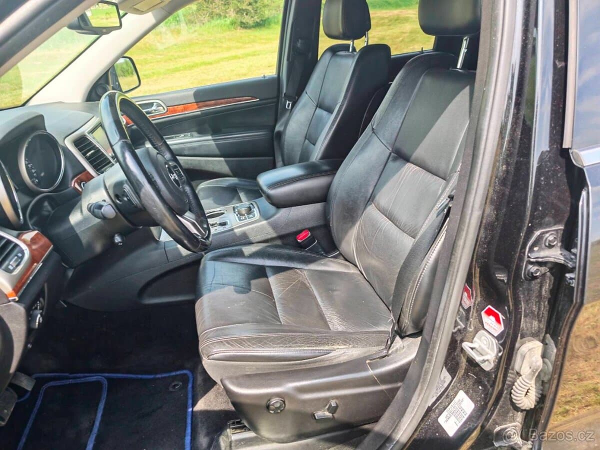 2013 Jeep CHEROKEE - 11