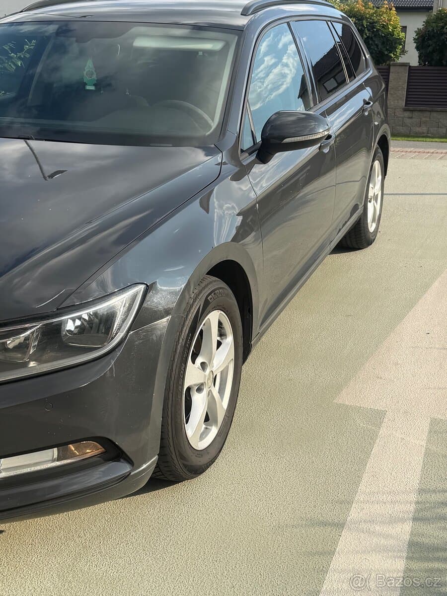 2015 Volkswagen PASSAT - 11