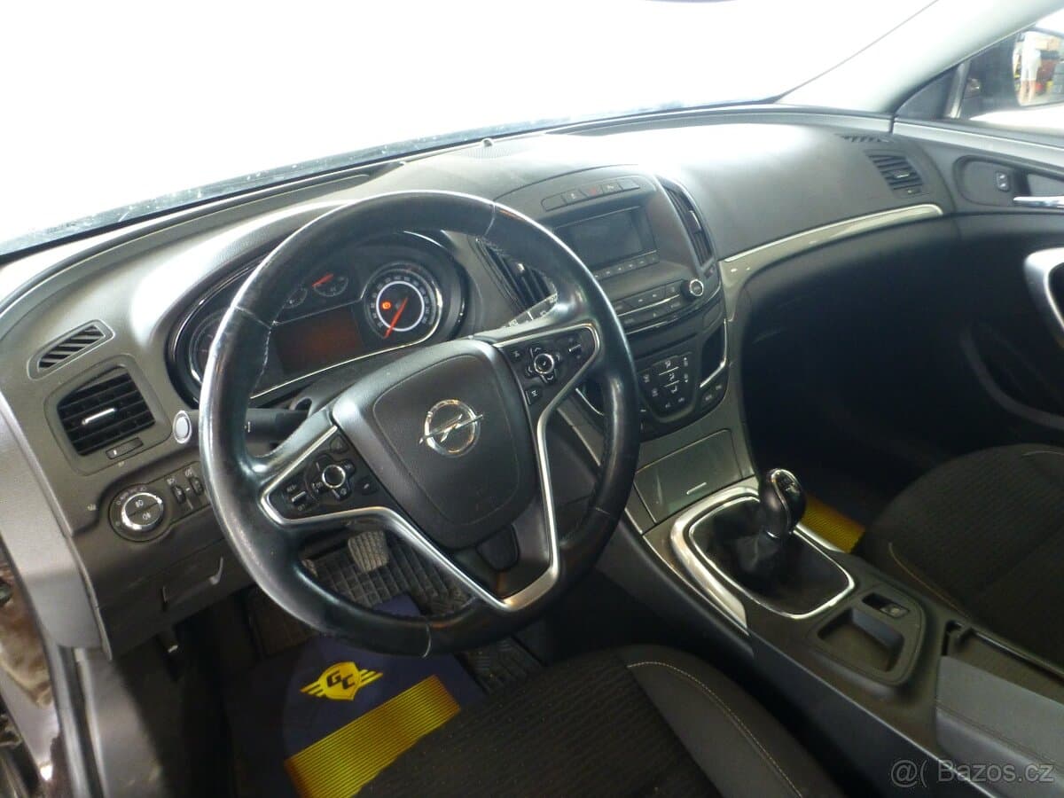 2016 Opel INSIGNIA - 11
