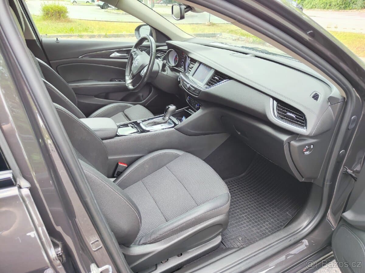 2021 Opel INSIGNIA - 11
